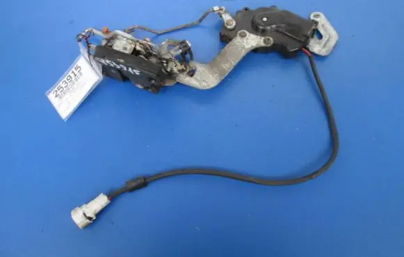 Suzuki Baleno EG Rear door lock