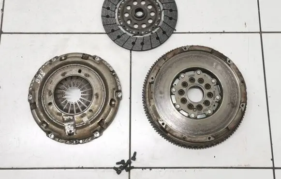 Volvo V40 Clutch set kit 31492038 31437538 31492036