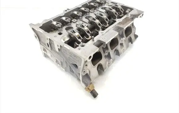 Volkswagen Golf Cross Engine head 04C103404 04C103064D