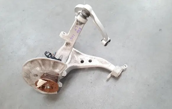Mercedes-Benz ML W166 Front wheel hub spindle knuckle A16613