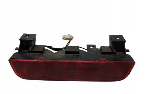 Mitsubishi Pajero Third/center stoplight