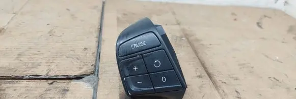 Volvo V50 Steering wheel buttons/switches 8637471 04985 758534