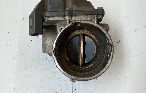 Volkswagen Touran I Throttle valve 03G128063A V340