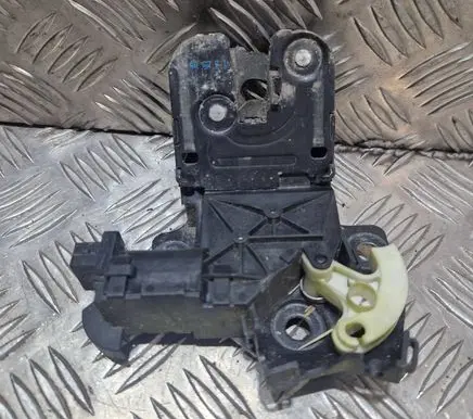 Audi A4 S4 B7 8E 8H Tailgate/trunk/boot lock/catch/latch 8P4827505B