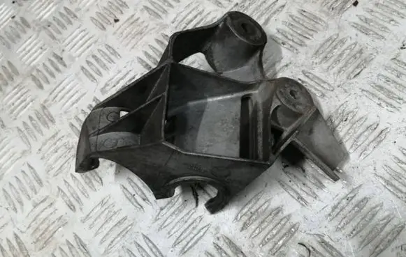 Opel Corsa E Gear shift cable bracket 55498849
