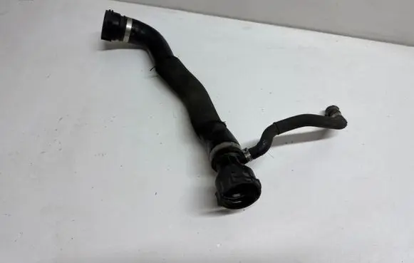 BMW 5 F10 F11 Engine coolant pipe/hose 8513603