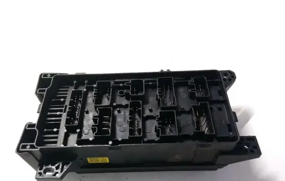 KIA Carnival Fuse module 0K53H L03H