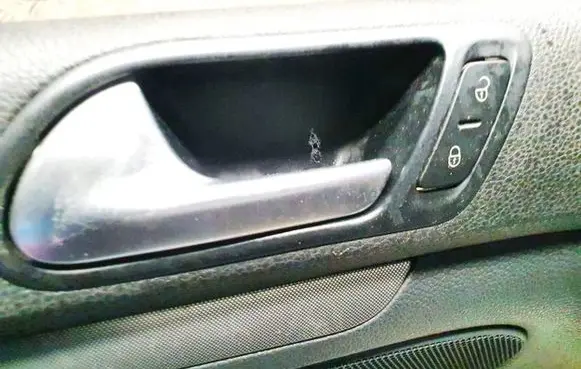 Volkswagen Golf V Central locking switch button 