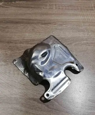 BMW 1 E82 E88 Heat shield in engine bay 7558905