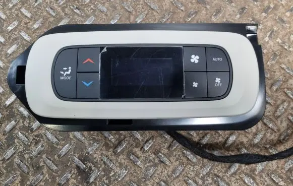Chrysler Pacifica Climate control unit P6WL30PD2AA