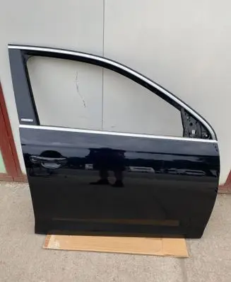 Volkswagen Golf VI Front door