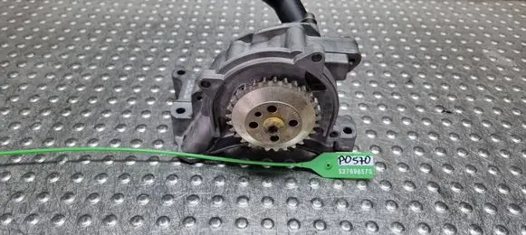 Volkswagen Golf V Oil pump S27698570 03C105Q