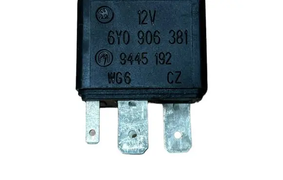 Skoda Fabia Mk1 (6Y) Other relay 6Y0906381 9445192