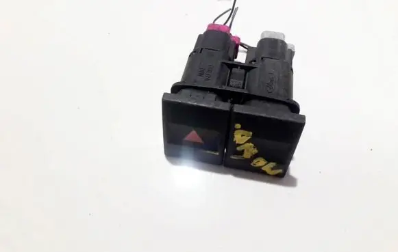 Ford Mondeo Mk III Hazard light switch 1s7t13a350bd d3l0a