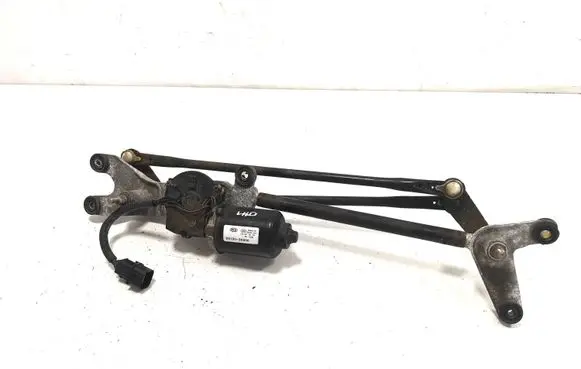 KIA Sorento Front wiper linkage and motor 981003E000