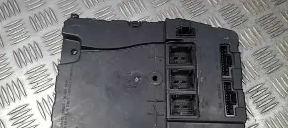 Renault Megane II Fuse box set 8200606825 S118400920