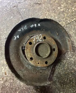 Volvo V70 Rear wheel hub