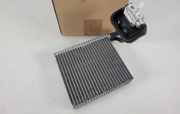 Mercedes-Benz A W169 A/C cooling radiator (condenser) A1698300400 A1698300558 A1698300758