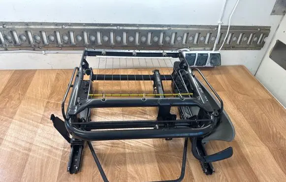 Renault Trafic II (X83) Front passenger seat console base