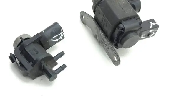 Vacuum valve