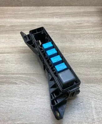 Toyota Prius (XW20) Fuse box set 9098702025 7107XA1