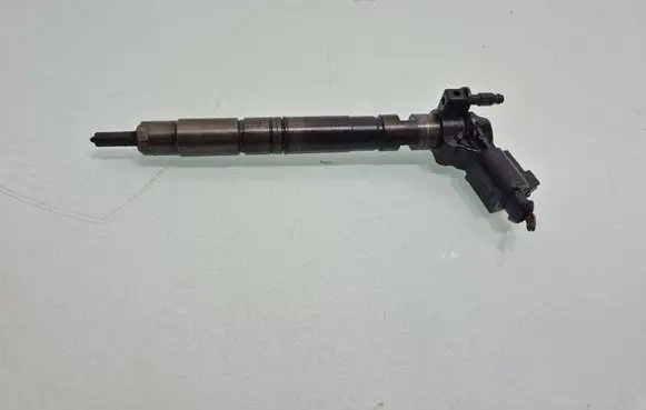Volkswagen PASSAT CC Fuel injector 03L130277