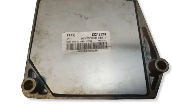 Opel Meriva A Engine control unit/module ECU 12249823 MT35E21 FFFR