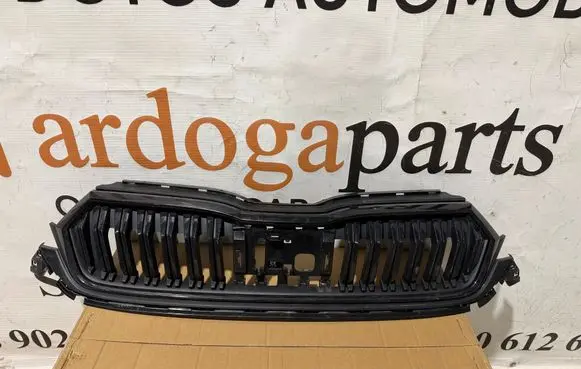 Skoda Octavia Mk4 Front bumper upper radiator grill 5E3853653C
