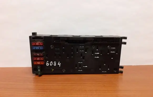 Mercedes-Benz E W210 Fuse box set A0025452701 0005401550