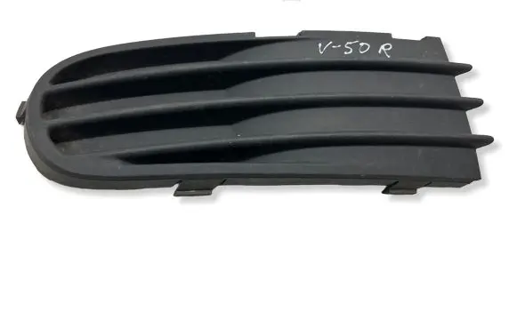 Volvo V50 Front bumper lower grill 30657010