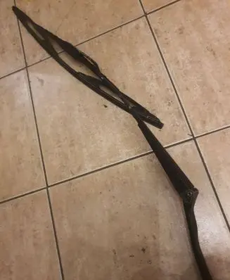 Volkswagen Transporter - Caravelle T4 Front wiper blade arm 701955409