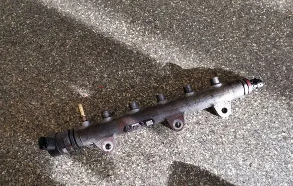 Fuel main line pipe