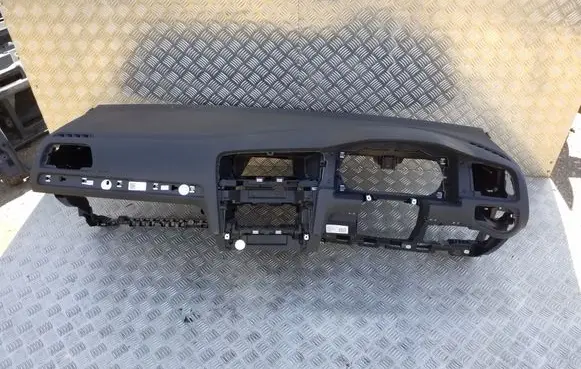 Volkswagen Golf VII Dashboard 5G2857181A
