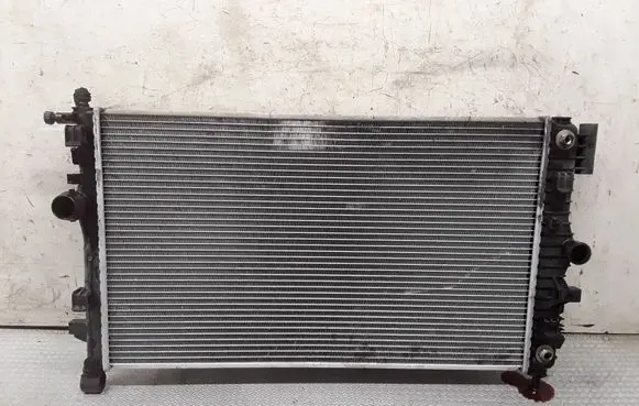 Opel Insignia A Coolant radiator 