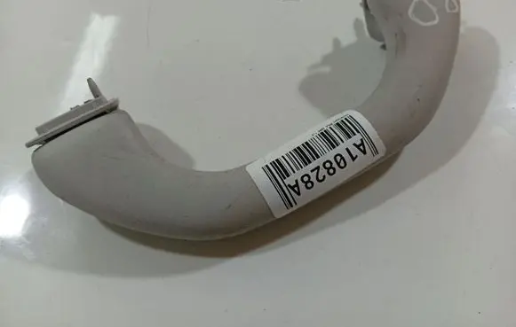 Volkswagen Polo IV 9N3 Front interior roof grab handle 6N0857607M