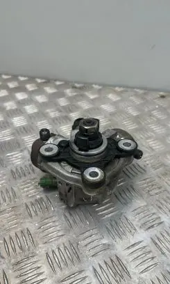 Volvo S60 Fuel injection high pressure pump 31372081 0445010681