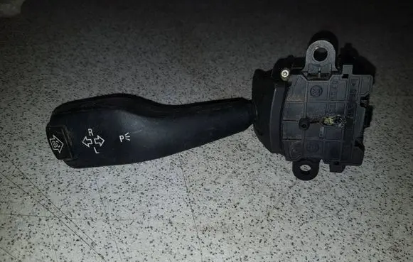 BMW 5 E39 Indicator stalk 8363668
