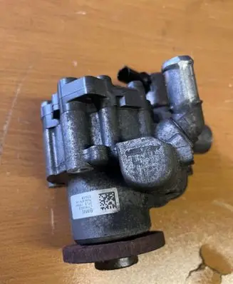 BMW 3 E92 E93 Power steering pump 67924503 7735242102