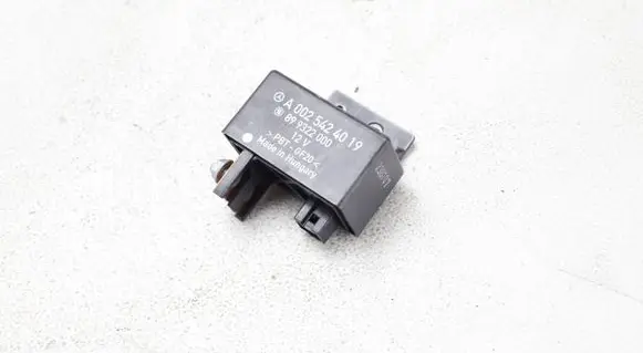 Volkswagen Crafter Battery relay fuse A0025424019
