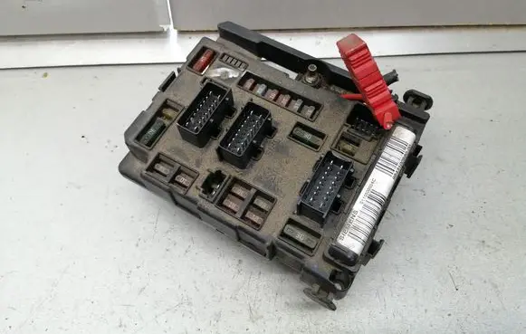 Citroen C5 Fuse module 9643100980 BSMA6