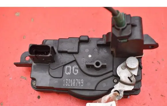 Opel Astra J Front door lock 13210749