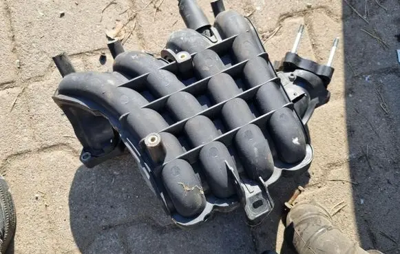 Hyundai i10 Intake manifold 
