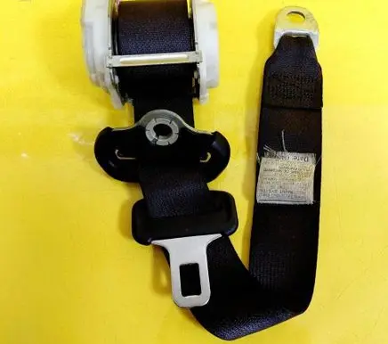 Toyota Yaris Rear seatbelt 040842