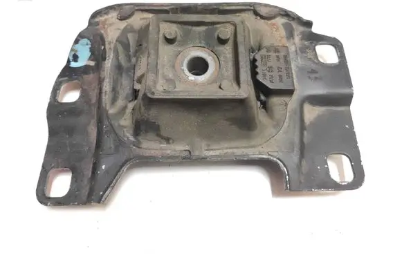 Volvo S40 Engine mount bracket 3M517M121