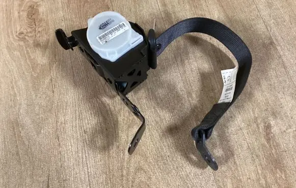 Opel Insignia A Rear seatbelt 13288436 M203 23122008