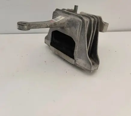 Hyundai Ioniq Engine mount bracket 21810G2000