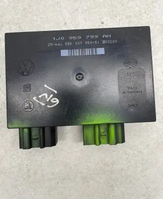 Volkswagen Golf IV Central body control module 1J0959799AH 5DK00795451