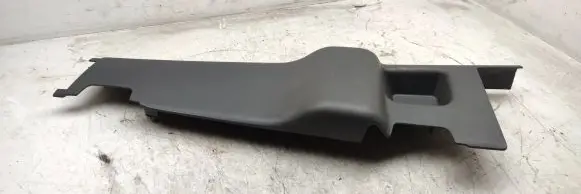 Iveco Daily 35.8 - 9 (B) pillar trim (bottom) 500314019 361000500 261926009