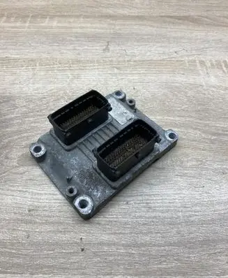 Alfa Romeo 147 Fuel injection control unit/module 482137 207727 16PETROL