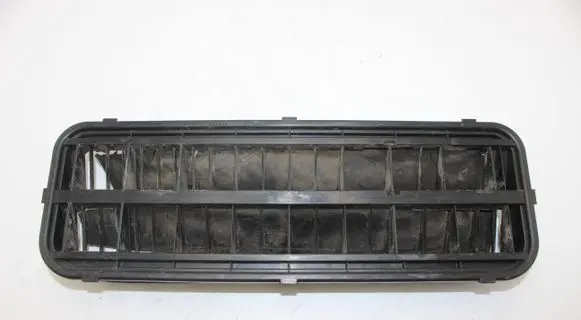 BMW 5 E60 E61 Quarter panel pressure vent 6910722